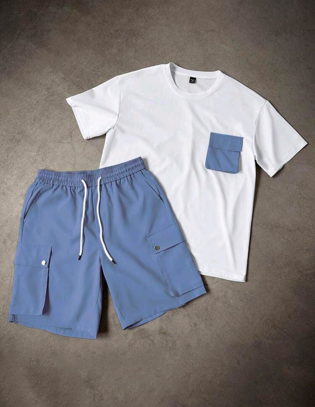 CONJUNTO DE CAMISETA Y PANTALONES CORTOS